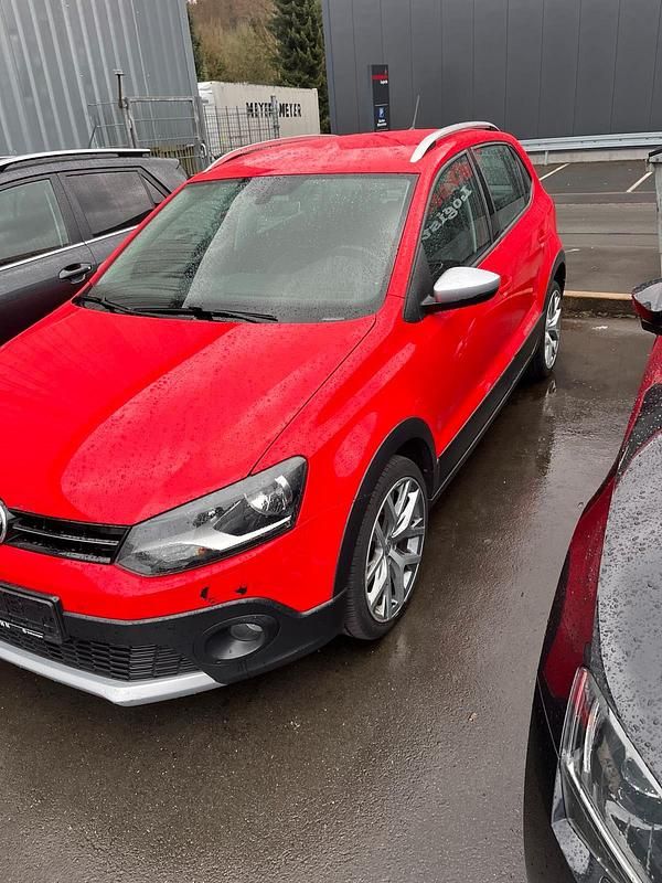 Gebraucht VW Polo Cross 90 PS (66 kW) 2014 Rot Kleinwagen