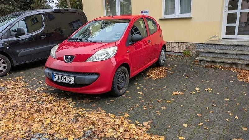 Rot Gebraucht 2006 Peugeot 107 Kleinwagen | 999 € (Superpreis) - Bild 1/4