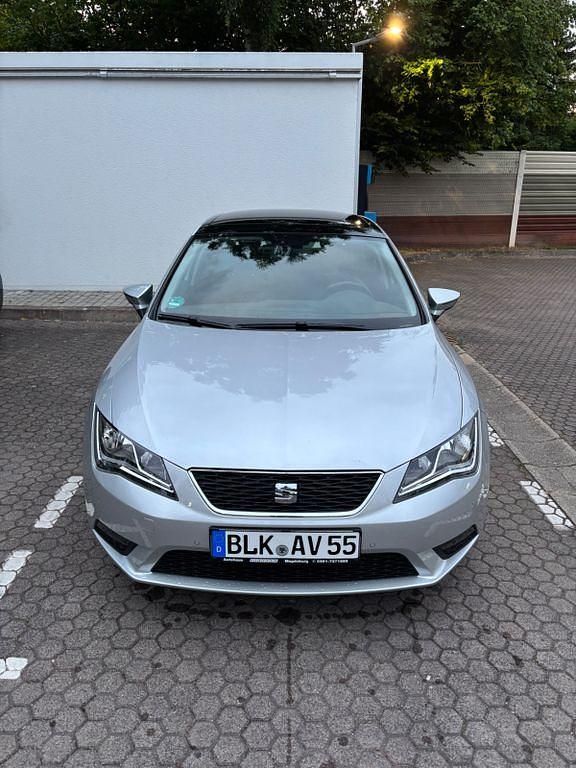 Silber Gebraucht 2013 Seat Leon ST Style Kombi | 9.500 € (Superpreis) - Bild 1/4