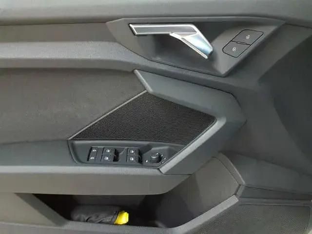 Second-hand Audi A3 S-Line 150 CP (110 kW) 2022 Alb Berlinǎ