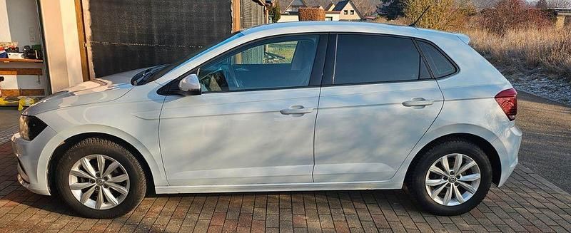 Gebraucht VW Polo Comfortline 95 PS (69 kW) 2019 Weiß Kleinwagen