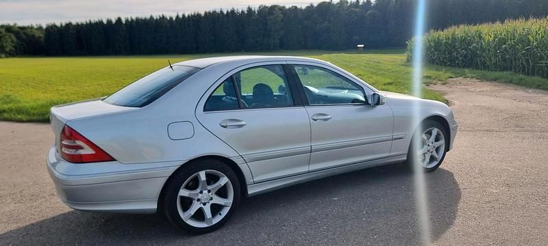 Gebraucht Mercedes C230 204 PS (150 kW) 2006 Limousine