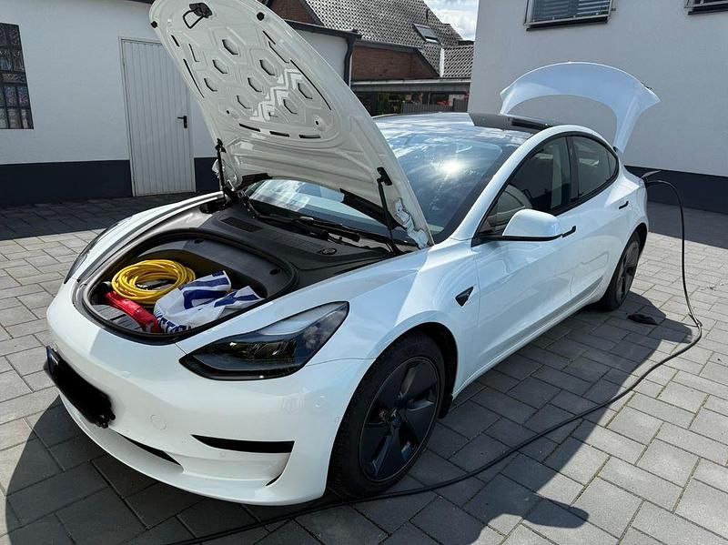 Gebraucht Tesla Model 3 Standard Range Plus 239 kW (325 PS) 2021 Weiß Limousine