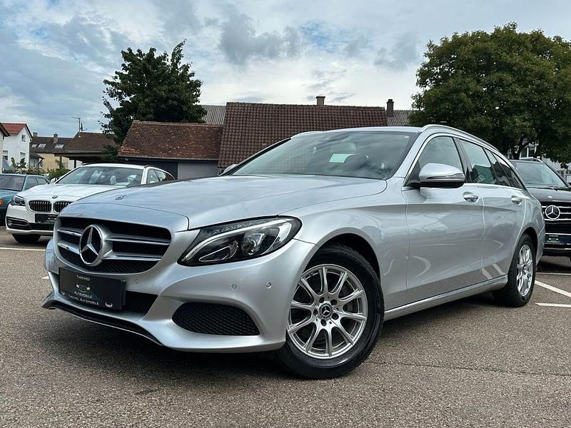 Silber Gebraucht 2017 Mercedes C200 Limousine | 19.490 € (Guter Preis) - Bild 1/4