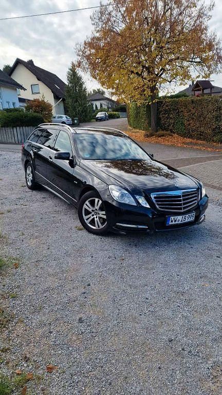 Gebraucht Mercedes C220 Edition 175 PS (128 kW) 2012 Schwarz Coupé