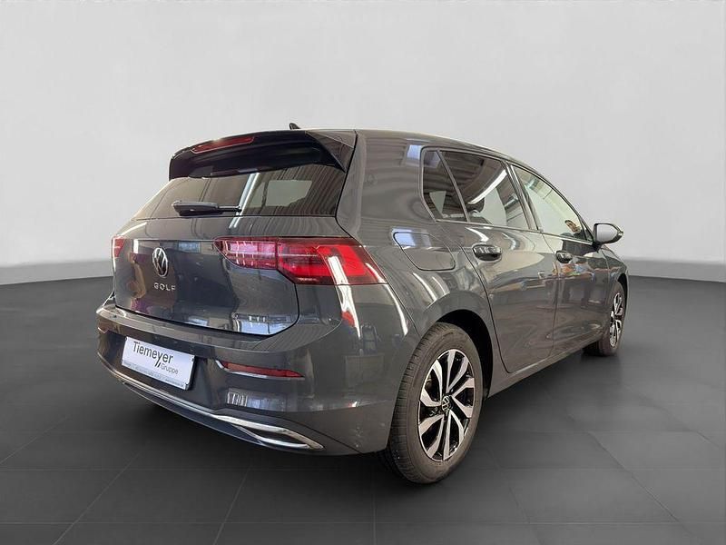 Gebraucht VW Golf VIII Active 150 PS (110 kW) 2022 Grau Limousine