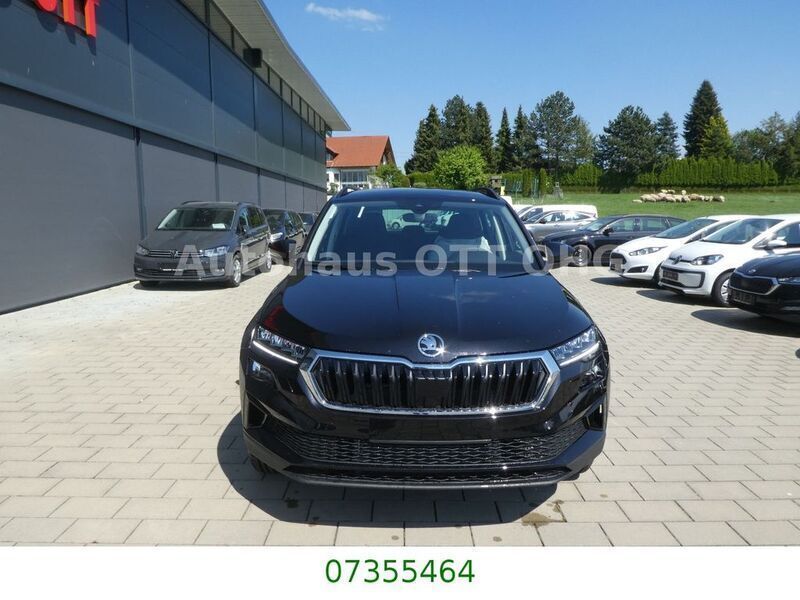 Neu Skoda Karoq Selection 150 PS (110 kW) 2025 Schwarz SUV