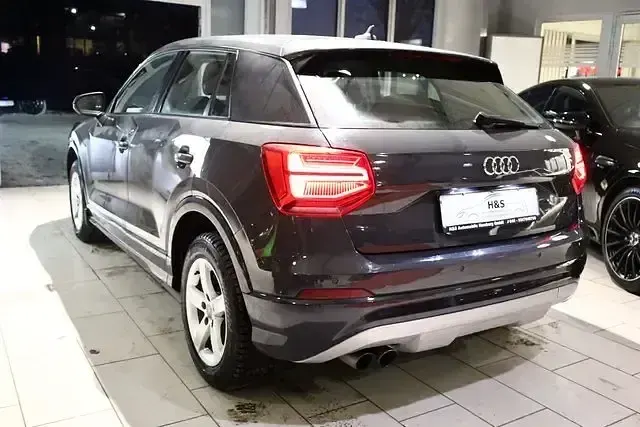 Używany Audi Q2 Sport 150 KM (110 kW) 2017 Szary SUV