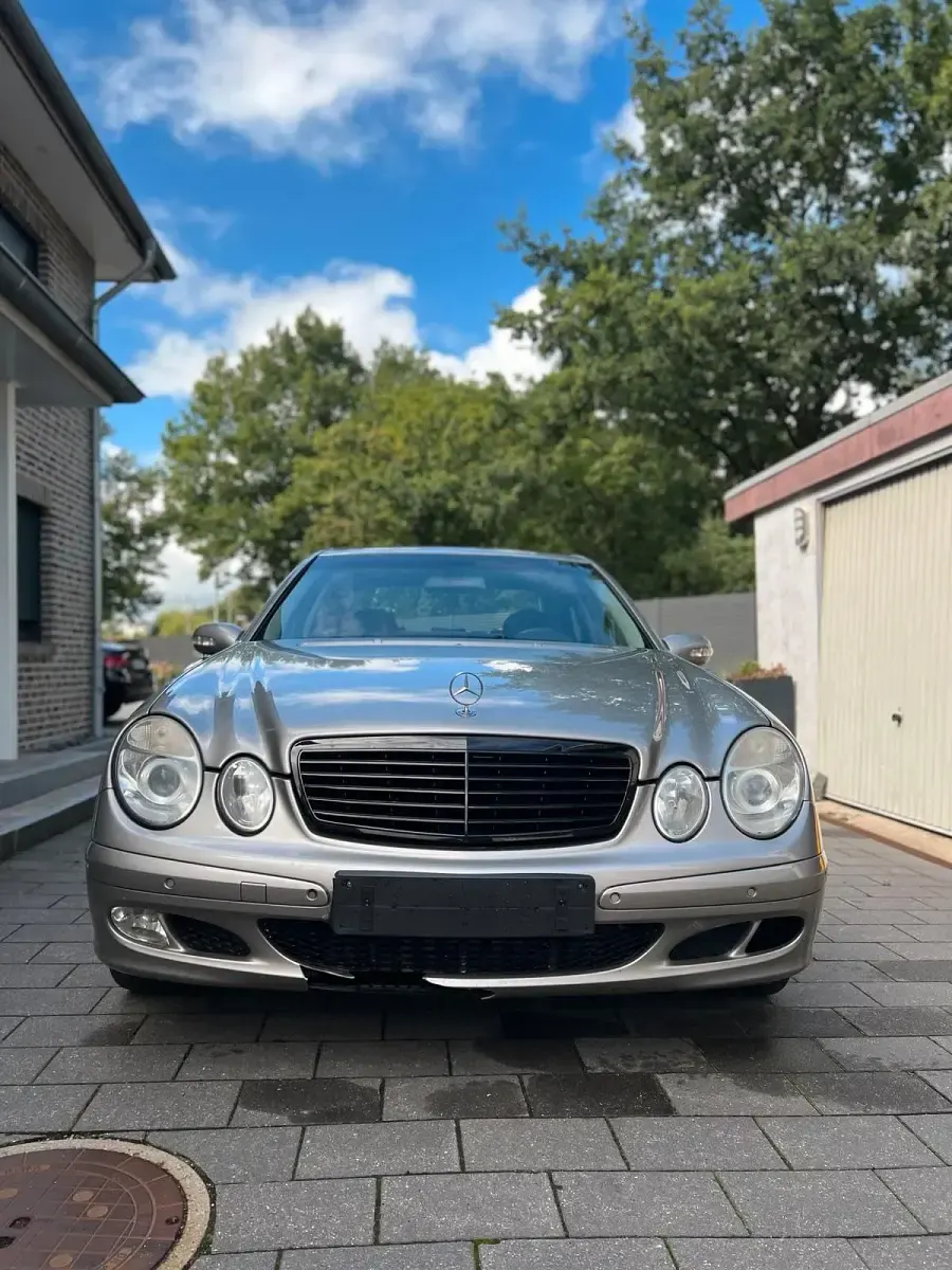 Gebraucht Mercedes E280 177 PS (130 kW) 2004 Grau Limousine