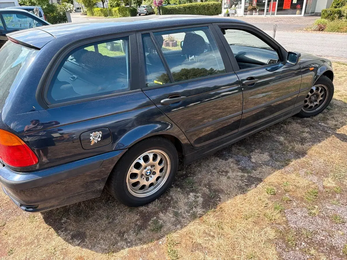 Gebraucht BMW 316 116 PS (85 kW) 2003 Blau Kombi