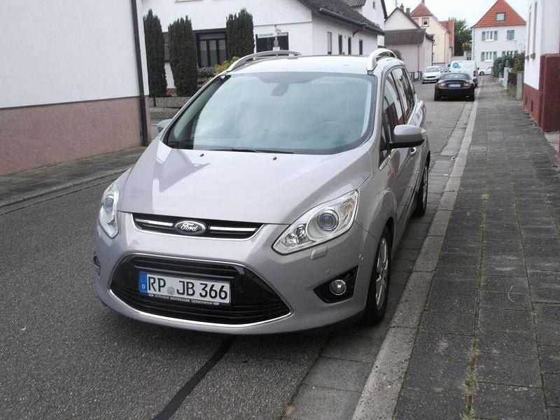 Grau Gebraucht 2011 Ford Grand C-Max Trend Van / Kleinbus | 4.990 € (Guter Preis) - Bild 1/4