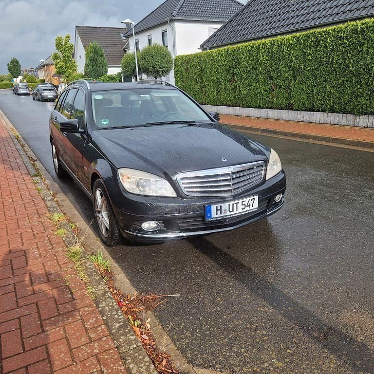 Schwarz Gebraucht 2009 Mercedes C250 Limousine | 3.490 € (Superpreis) - Bild 1/4