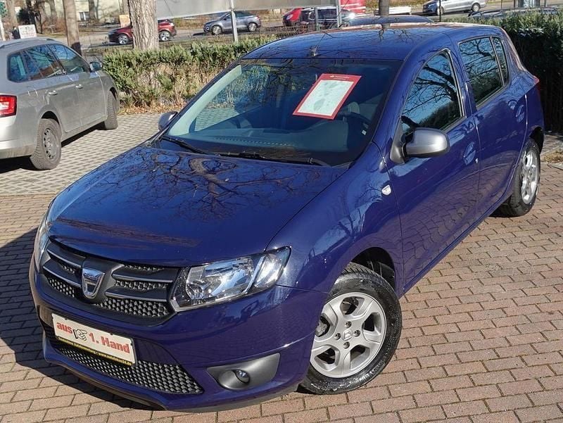 Blau Gebraucht 2015 Dacia Sandero Celebration Kleinwagen | 5.980 € (Guter Preis) - Bild 1/4