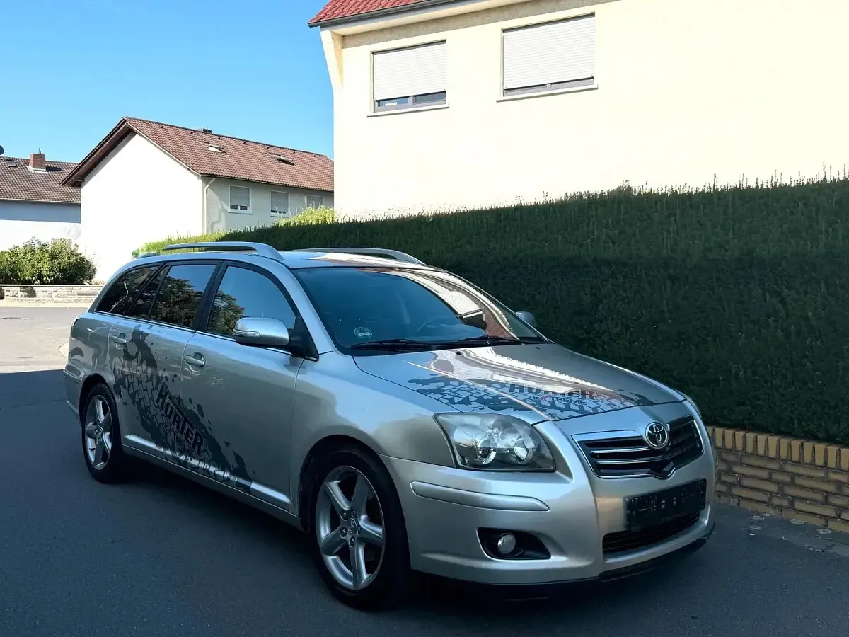 Gebraucht Toyota Avensis Executive 177 PS (130 kW) 2007 Silber Kombi