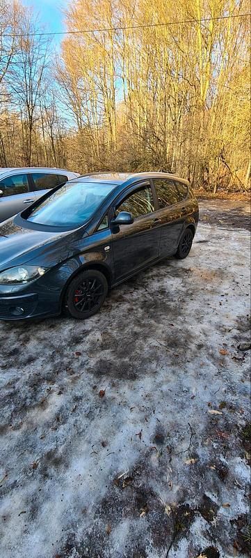 Gebraucht Seat Altea XL 125 PS (91 kW) 2012 Grau Van / Kleinbus