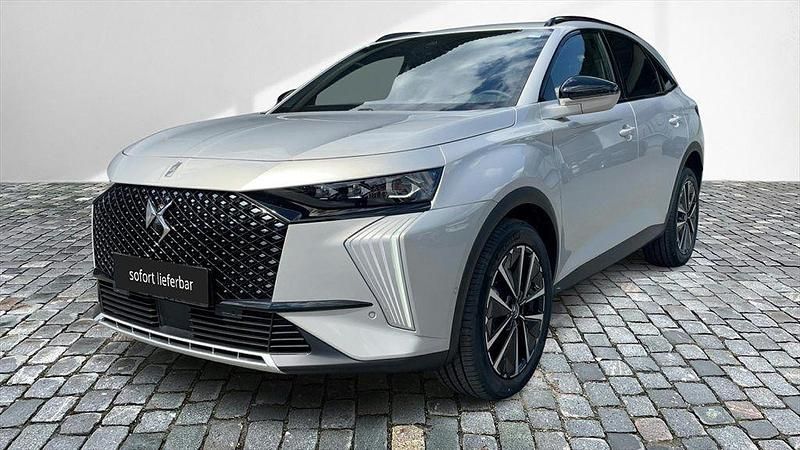 Grau Gebraucht 2025 DS Automobiles DS7 Crossback SUV | 33.970 € (Teuer) - Bild 1/4