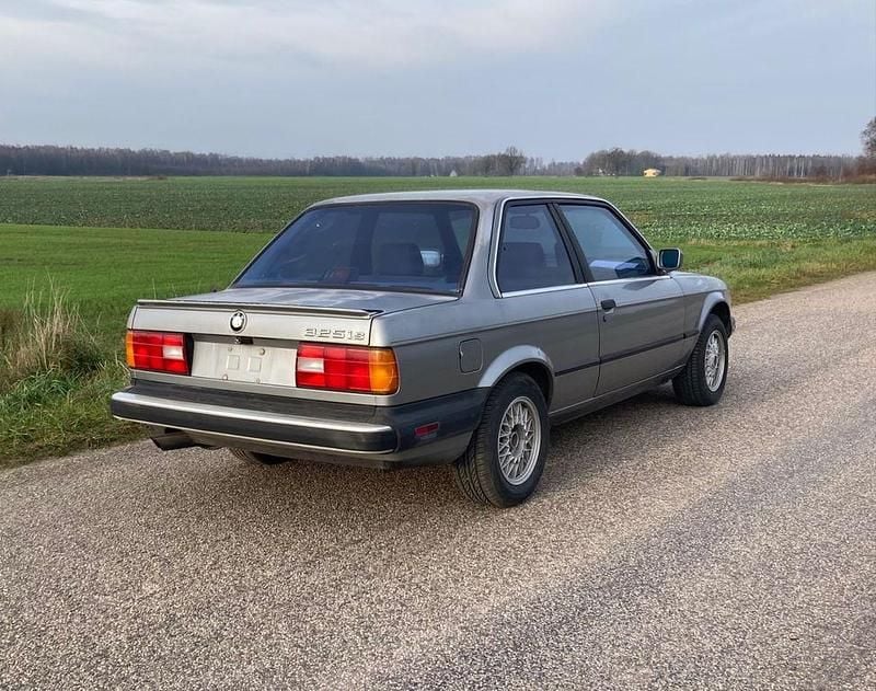 Gebraucht BMW 325 170 PS (125 kW) 1988 Grau