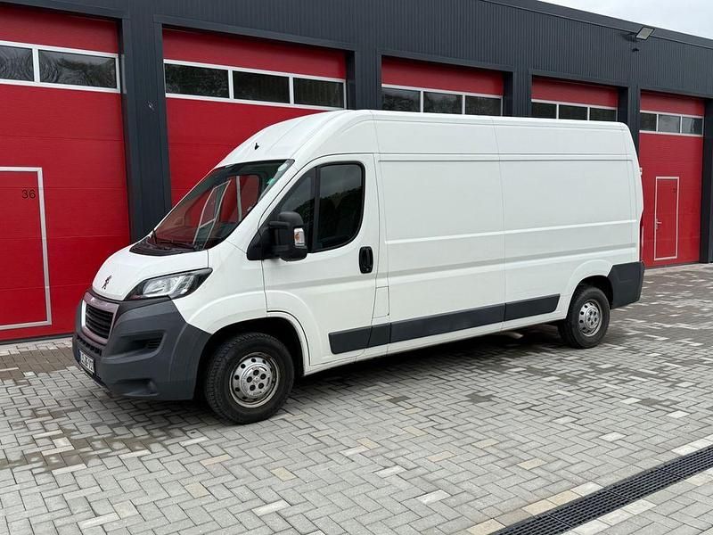 Weiß Gebraucht 2018 Peugeot Boxer Avantage Van | 14.250 € (Fairer Preis) - Bild 1/4