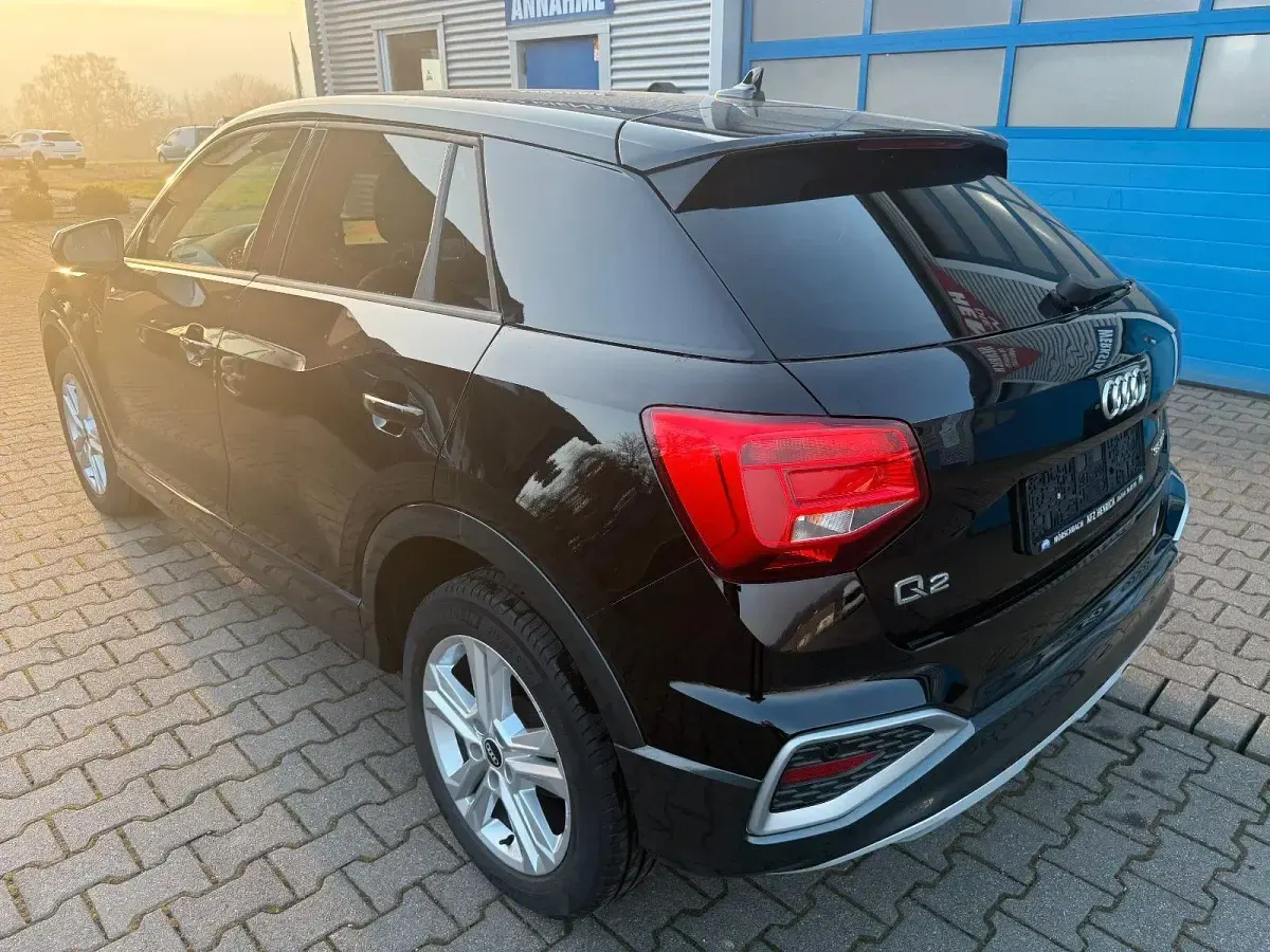 Gebraucht Audi Q2 Advanced 150 PS (110 kW) 2021 Schwarz SUV