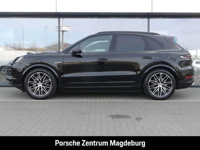 Second-hand Porsche Cayenne 470 CP (345 kW) 2023 Negru SUV