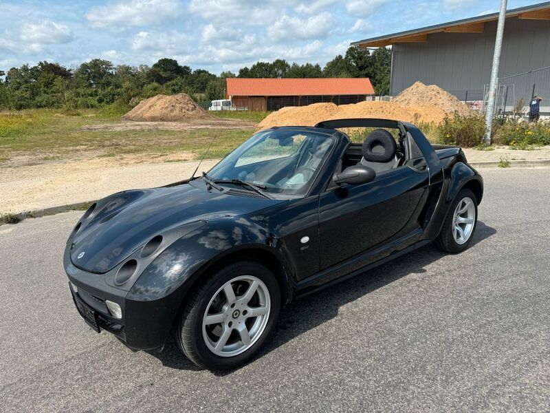 Schwarz Gebraucht 2007 Smart Roadster Cabrio | 8.900 € (Teuer) - Bild 1/4