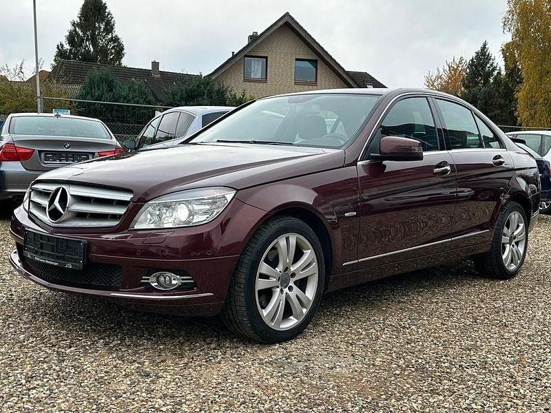 Carneolrot metalliclack Gebraucht 2009 Mercedes C230 Avantgarde Limousine | 9.390 € (Etwas zu teuer) - Bild 1/4