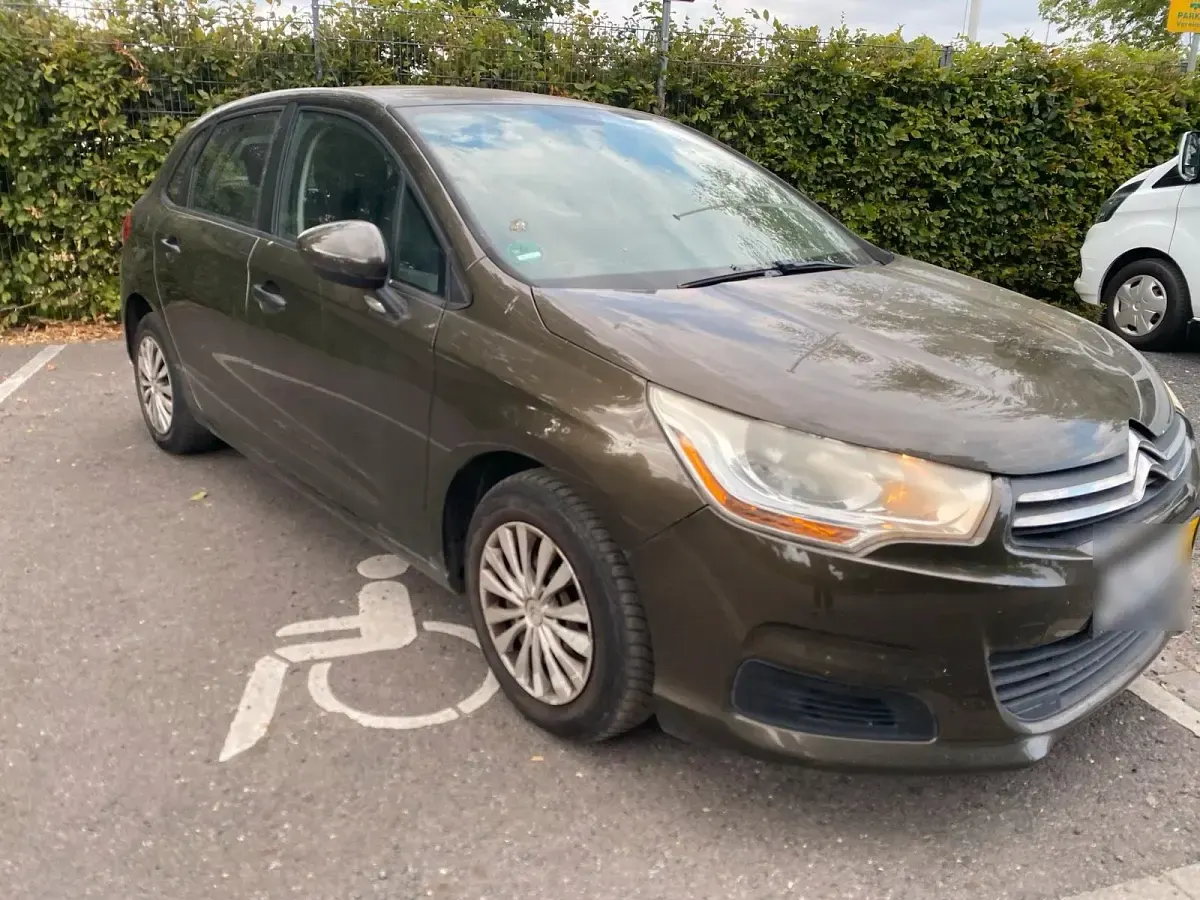 Gebraucht Citroën C4 95 PS (69 kW) 2012 Grau Kleinwagen