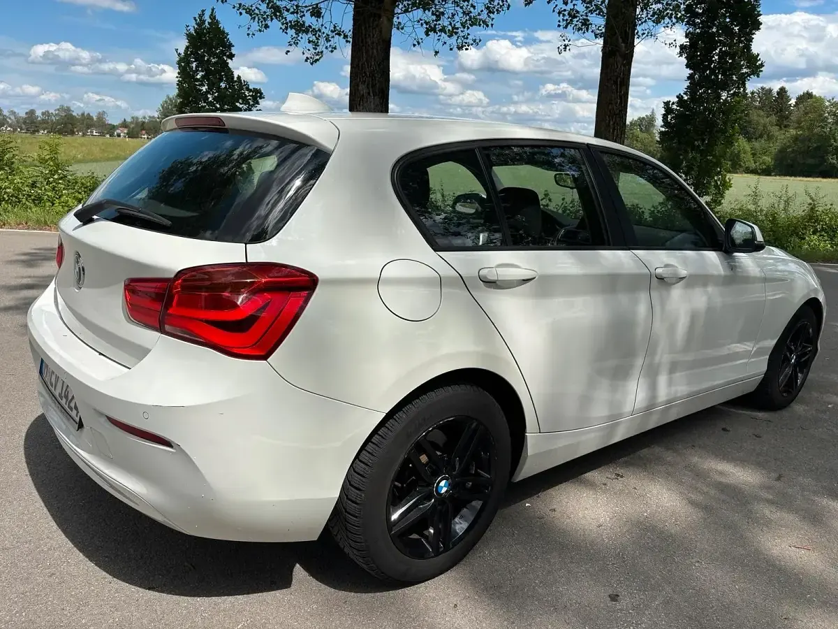 Gebraucht BMW 116 109 PS (80 kW) 2016 Weiß Kleinwagen