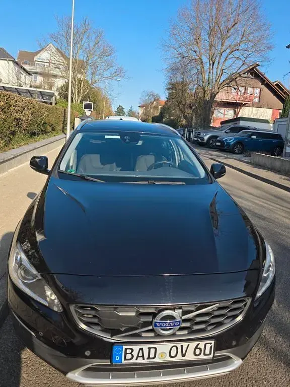 Gebraucht Volvo V60 CC Pro 150 PS (110 kW) 2017 Schwarz Kombi