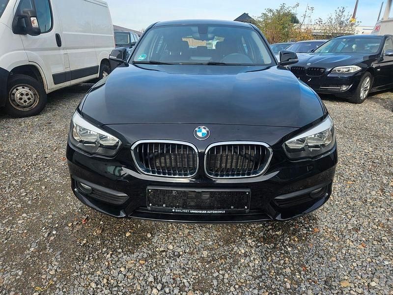 Schwarz Gebraucht 2016 BMW 118 Sport Line Kleinwagen | 11.900 € (Superpreis) - Bild 1/4