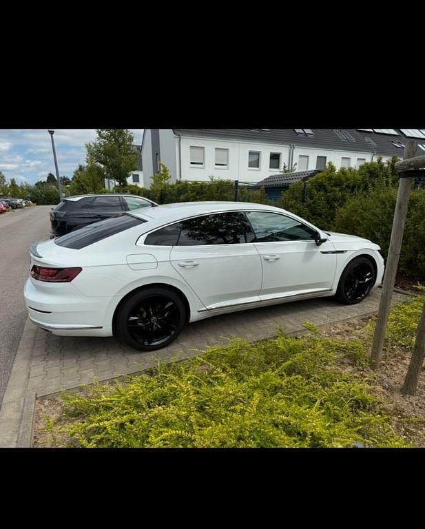 Weiß Gebraucht 2018 VW Arteon R-line Limousine | 18.500 € (Fairer Preis) - Bild 1/4
