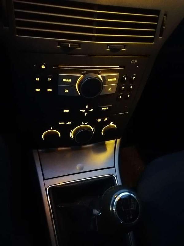 Gebraucht Opel Astra Edition 105 PS (77 kW) 2005 Kombi