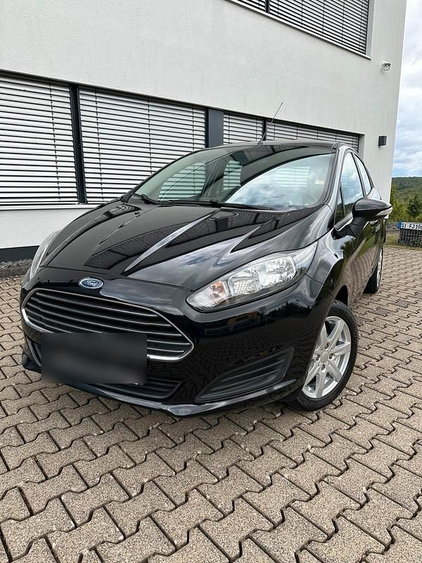 Schwarz Gebraucht 2014 Ford Fiesta Trend Kleinwagen | 6.290 € (Fairer Preis) - Bild 1/4