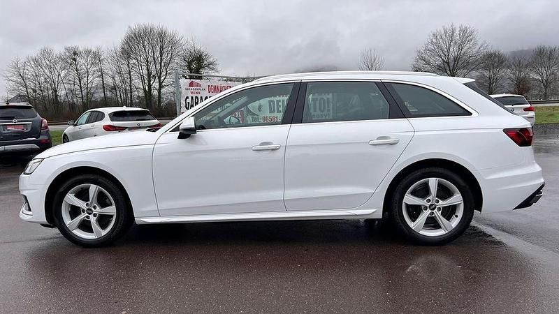 Gebraucht Audi A4 Sport 163 PS (119 kW) 2022 Weiß Kombi