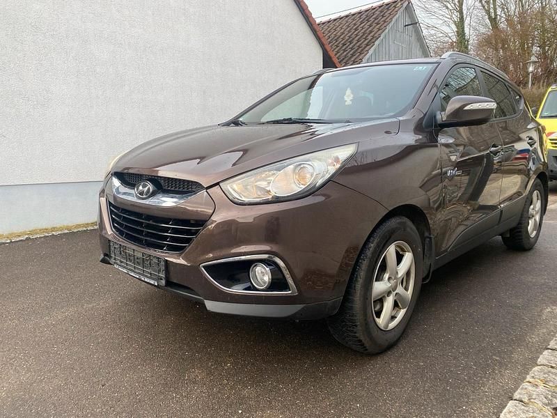 Braun Gebraucht 2011 Hyundai ix35 SUV | 5.500 € (Etwas zu teuer) - Bild 1/4