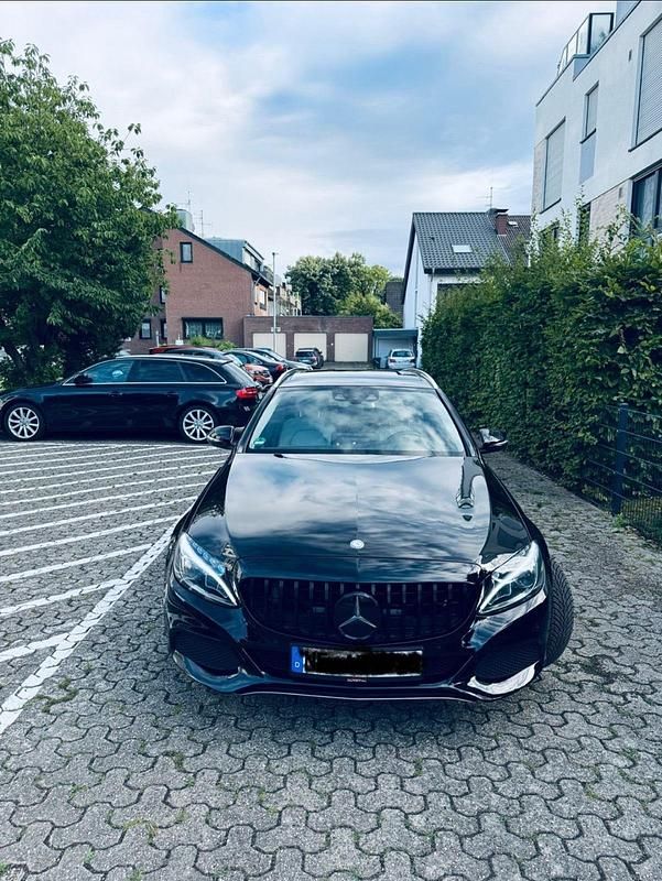 Schwarz Gebraucht 2015 Mercedes C220 Avantgarde Kombi | 16.650 € (Etwas zu teuer) - Bild 1/4
