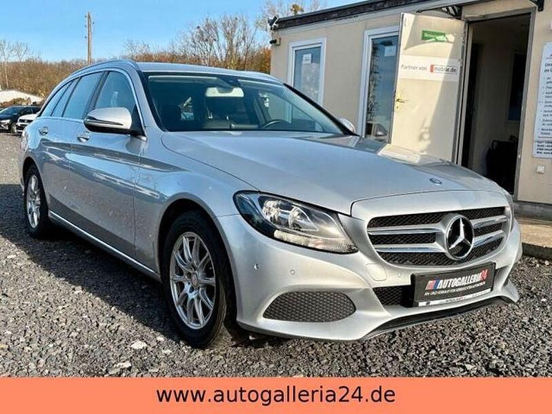 Gebraucht Mercedes C200 Avantgarde 147 PS (108 kW) 2016 Iridiumsilber Kombi