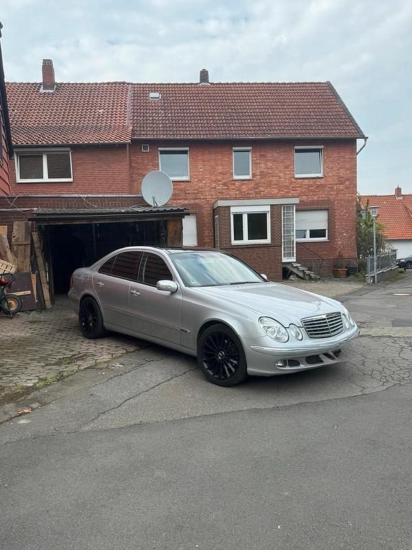 Gebraucht Mercedes E240 177 PS (130 kW) 2002 Silber Limousine