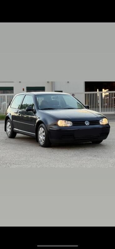 Blau Gebraucht 1999 VW Golf IV Kombi | 1.400 € - Bild 1/4