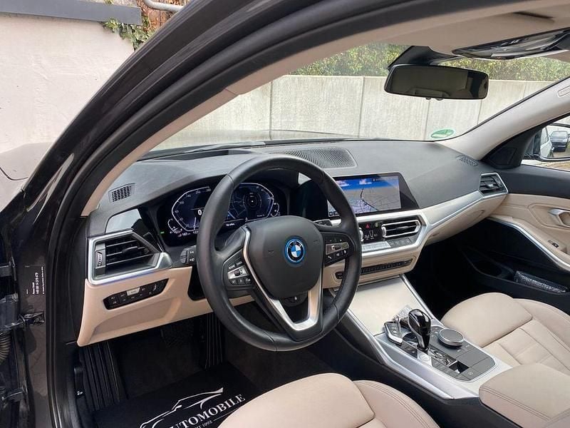 Gebraucht BMW 330e M Sport 252 PS (185 kW) 2021 Grau Limousine
