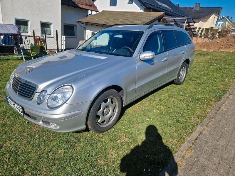 Silber Gebraucht 2003 Mercedes E240 Kombi | 1.499 € (Guter Preis) - Bild 1/4