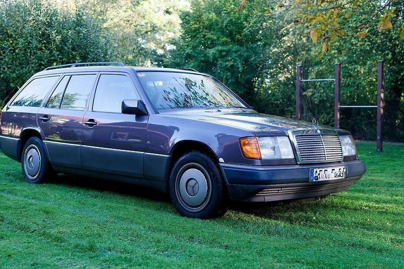 Andere farben Gebraucht 1992 Mercedes 300 Kombi | 4.700 € - Bild 1/4