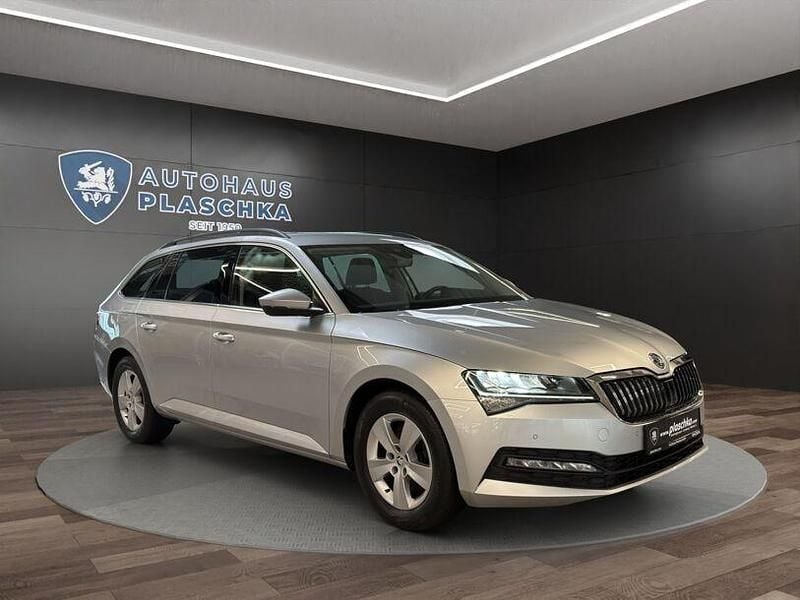 Gebraucht Skoda Superb Ambition 150 PS (110 kW) 2022 Brilliantsilber Limousine