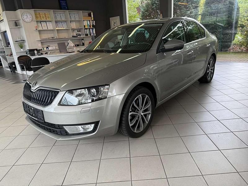 Bezova capuccino Gebraucht 2015 Skoda Octavia Kleinwagen | 12.950 € (Guter Preis) - Bild 1/4