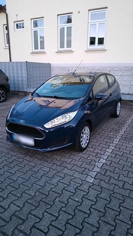 Gebraucht Ford Fiesta 75 PS (55 kW) 2016 Blau Kleinwagen
