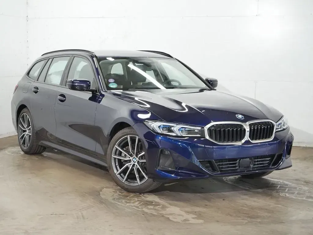 Gebraucht BMW 330e Comfort Edition 292 PS (214 kW) 2025 Bmw individual tansanitblau Kombi
