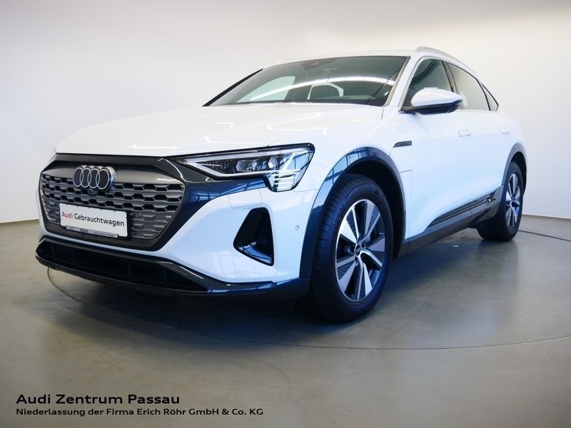 Weiß Gebraucht 2023 Audi Q8 e-tron Advanced SUV | 63.780 € - Bild 1/4