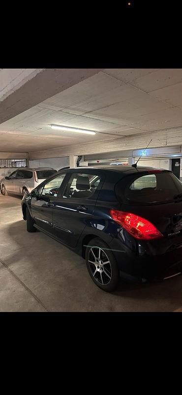 Gebraucht Peugeot 308 82 PS (60 kW) 2010 Blau Kleinwagen