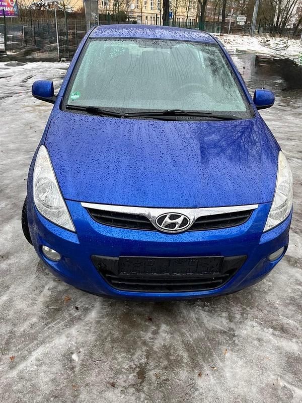 Blau Gebraucht 2010 Hyundai i20 Kleinwagen | 2.500 € (Fairer Preis) - Bild 1/4