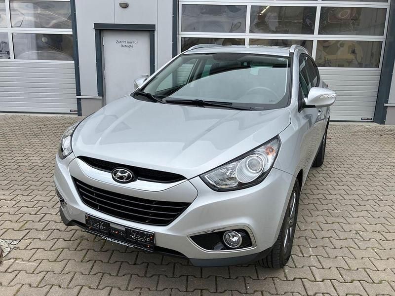 Silber Gebraucht 2011 Hyundai ix35 Style SUV | 10.950 € (Fairer Preis) - Bild 1/4